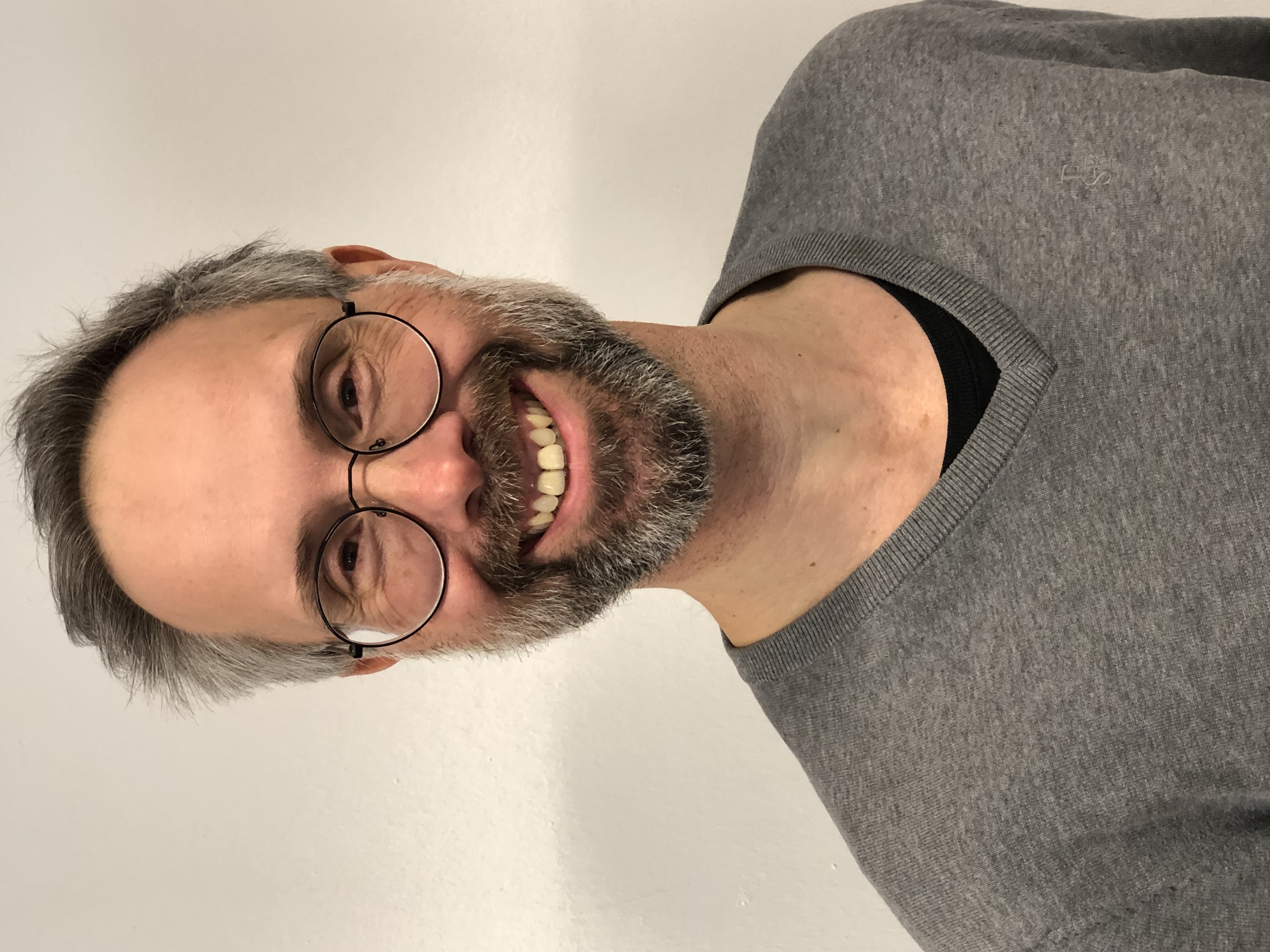 Dr. Thomas Auras